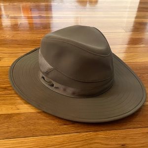 The North Face adventure full brim hat